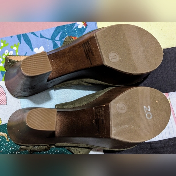 Report Olive Green Suede Heels, Size 9 - Picture 4 of 8
